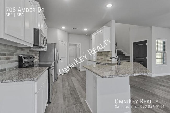 Building Photo - 708 Amber Dr