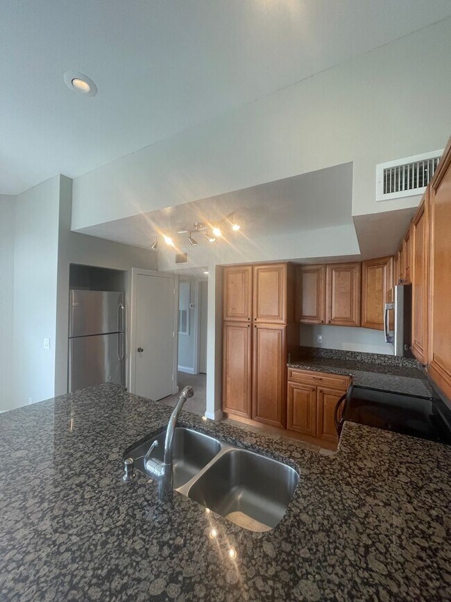 Building Photo - 2 Bedroom / 2 bath Condo in Bermuda Dunes ...