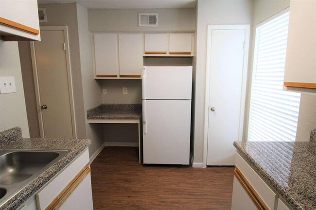 Foto del edificio - 6041 Winsome Ln