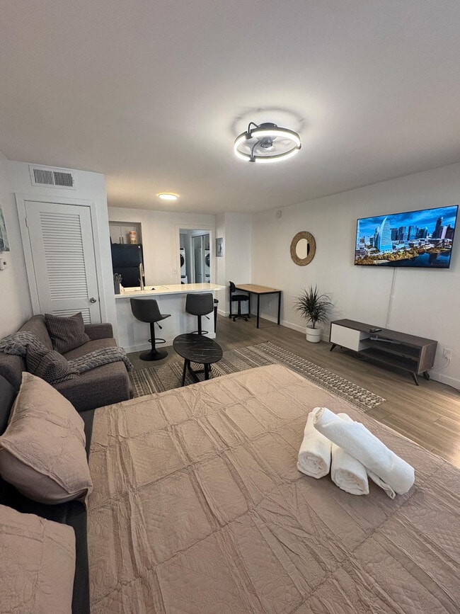 Foto del edificio - 3006 Stoneway Dr