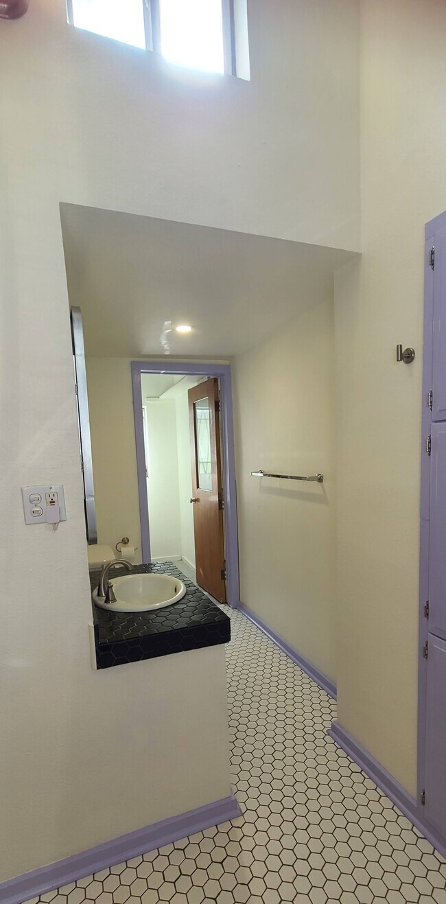 Foto del edificio - 817 Slate Ave NW