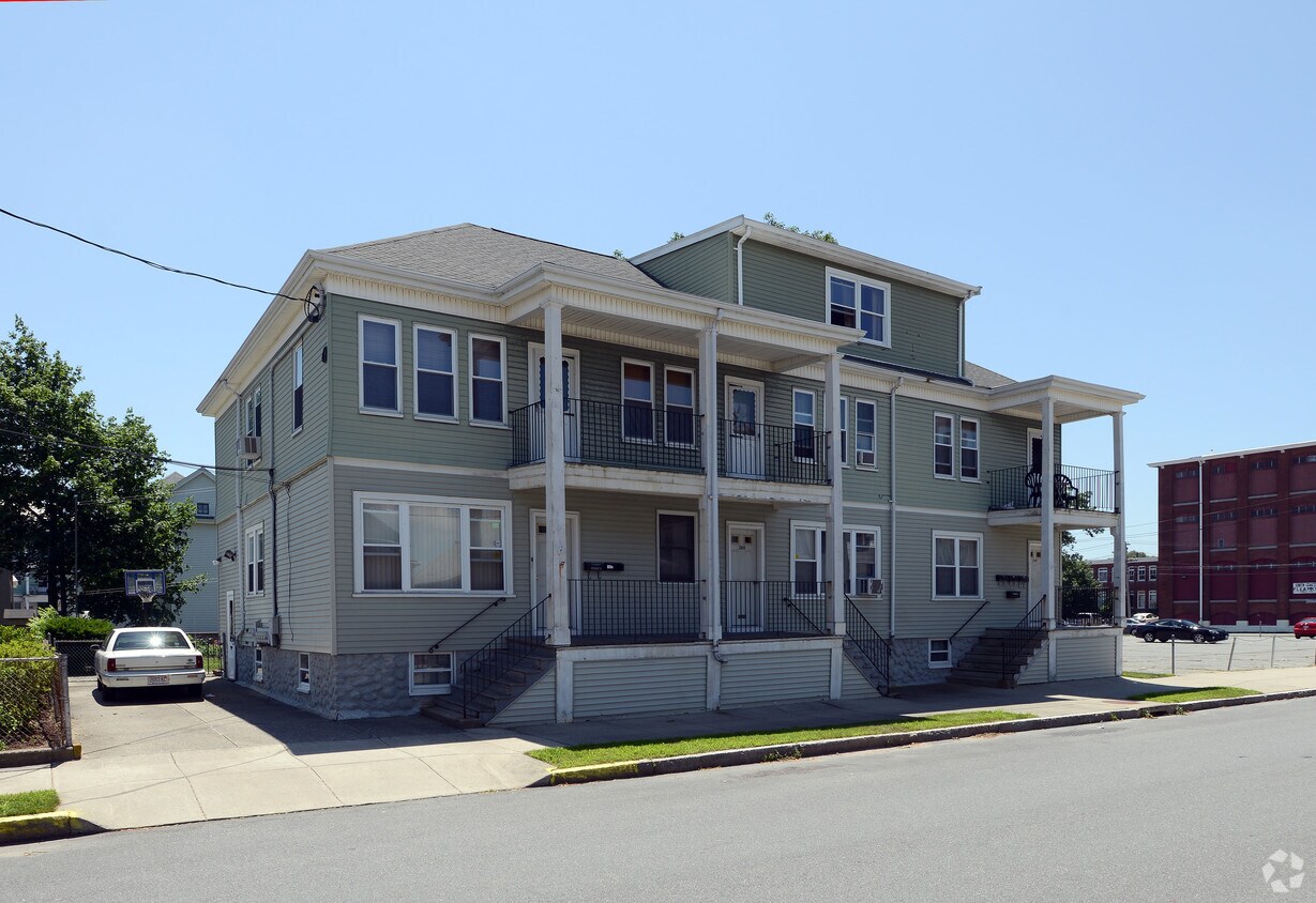 258260 Whitman St, New Bedford, MA 02745 Apartments in New Bedford