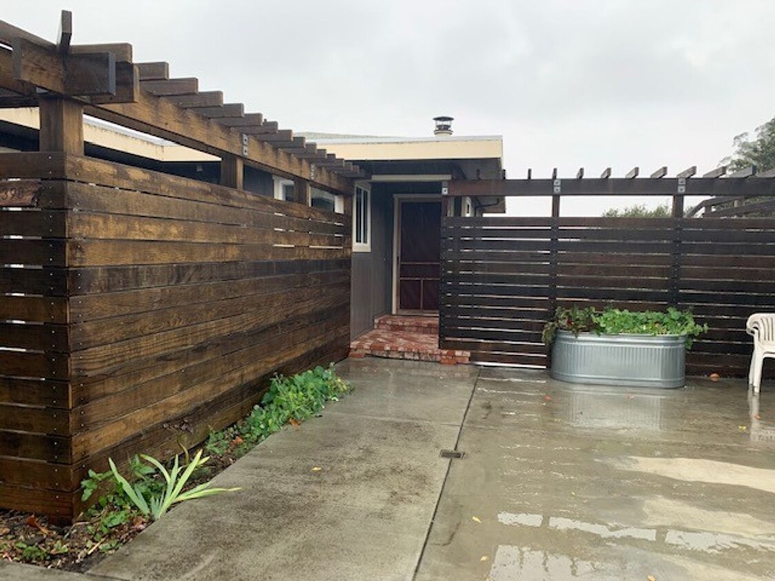 Primary Photo - Charming Petaluma 1 Bedroom 1 Bath ~ PG&E ...