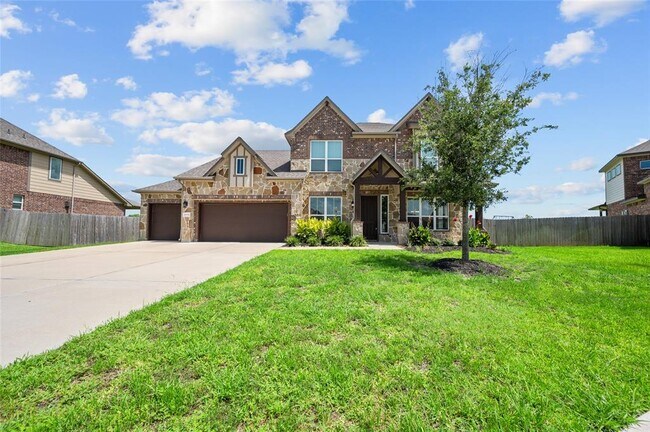 Building Photo - 14014 Phelps Dr