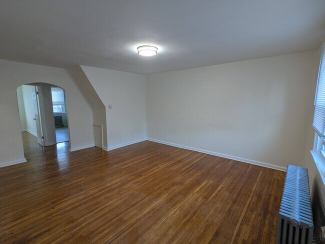 Sala de estar - 334 E Essex Ave