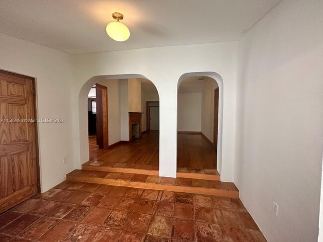Building Photo - 637 Zamora Ave