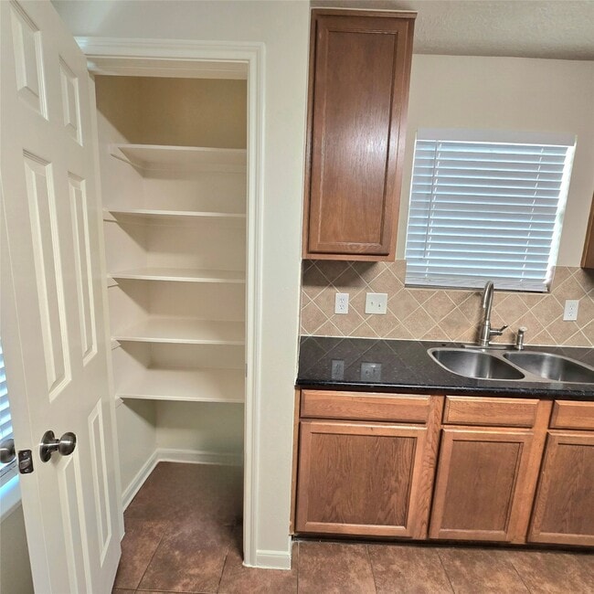 Foto del edificio - 12006 Audubon Hill Ct