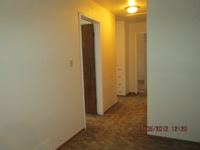 Building Photo - RAMONA AVENUE - 3/2, 2 Car Garage W/Auto O...