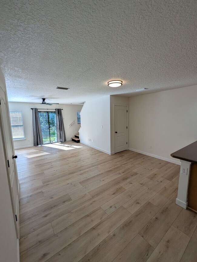 Foto del edificio - Beautiful 3 Bedroom 2.5 Bath Home in Paloma