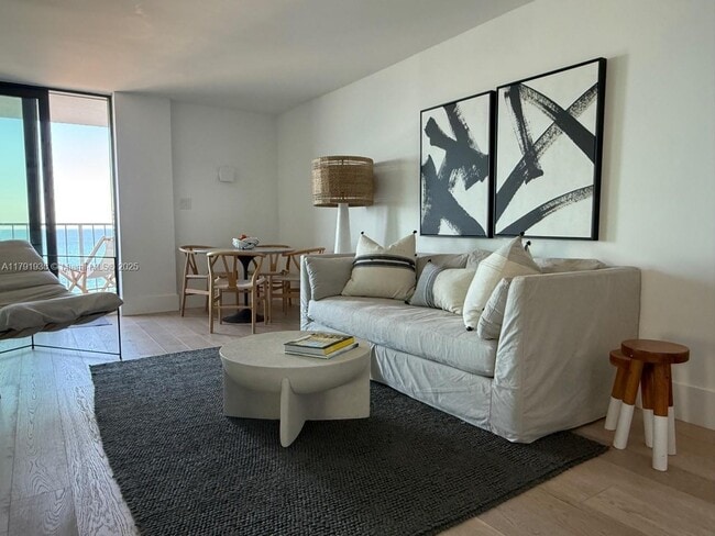 Building Photo - 4301 Collins Ave