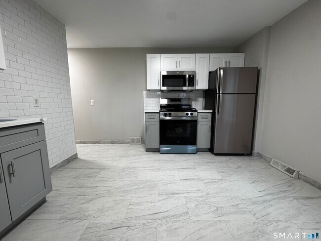 Foto del edificio - 45-51-51 Cowles St