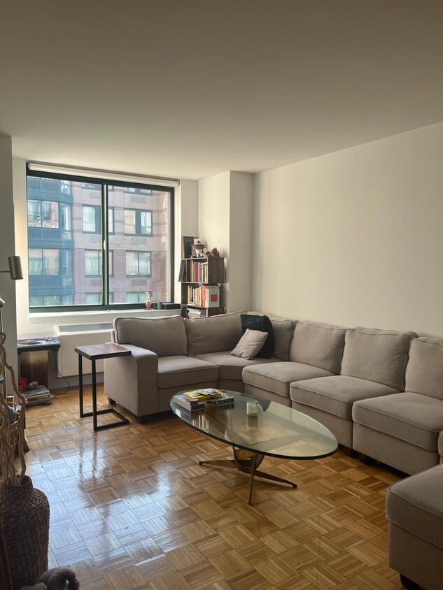 70 Battery Pl Unit 702, New York, NY 10280 - Room for Rent in New York ...