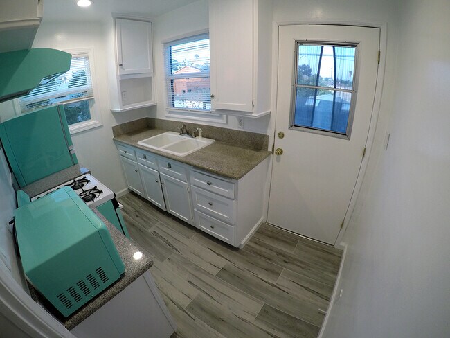 Building Photo - 1708 S Redondo Blvd