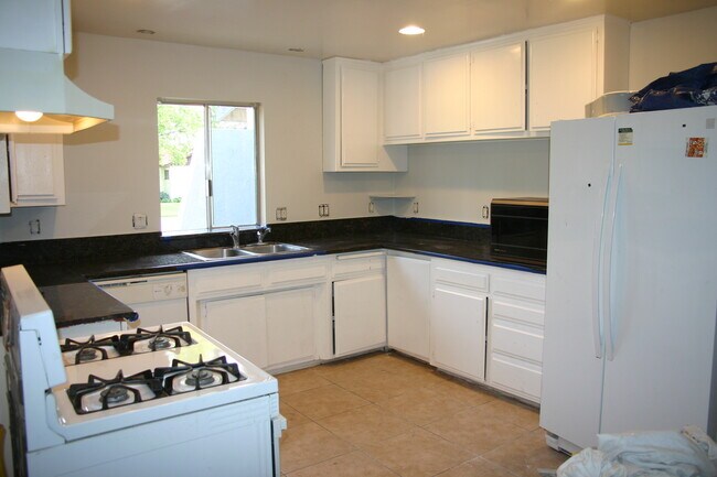 Photo - 22122 Van Buren St House