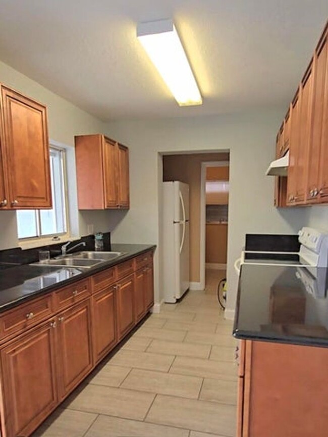 Foto del edificio - 334 24th Ave NE