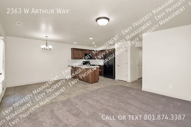 Foto del edificio - 2363 Arthur Way