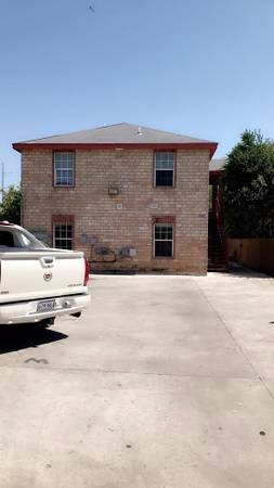 Primary Photo - 418 W Plum St