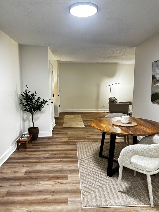 Foto del edificio - Barrington Park Apartments