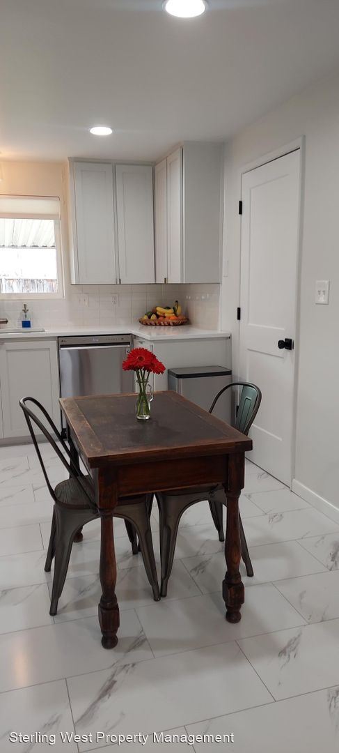 Foto del edificio - 2 br, 1 bath House - 1195 Valley View Dr