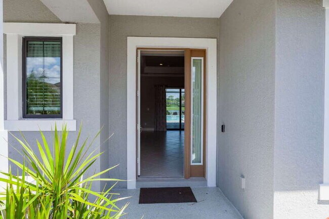 Building Photo - 13927 Old Creek Ct