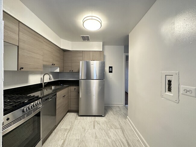 Foto del edificio - 6705 N California Ave