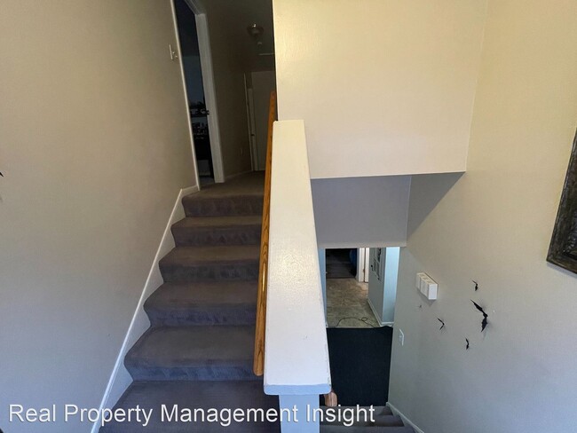 Building Photo - 3 br, 2.5 bath House - 333 Shenandoah Circle
