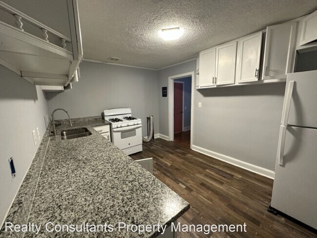 Building Photo - 3 br, 1 bath House - 2801 Phillips Avenue