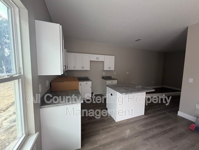 Foto del edificio - 1418 SE Magnolia Loop