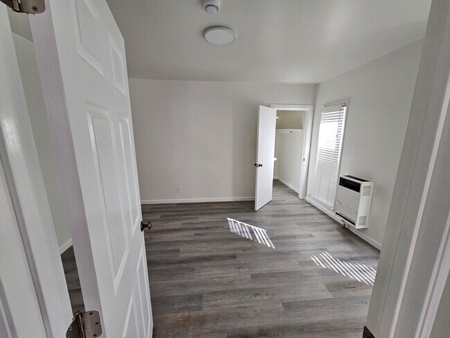 Foto del edificio - 4143 Jackson Ave