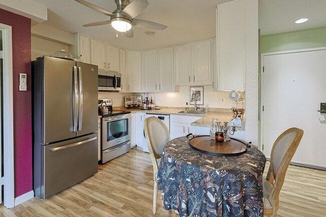 Foto del edificio - Beautiful 2 Bed, 2 Bath Condo in 62+ Commu...