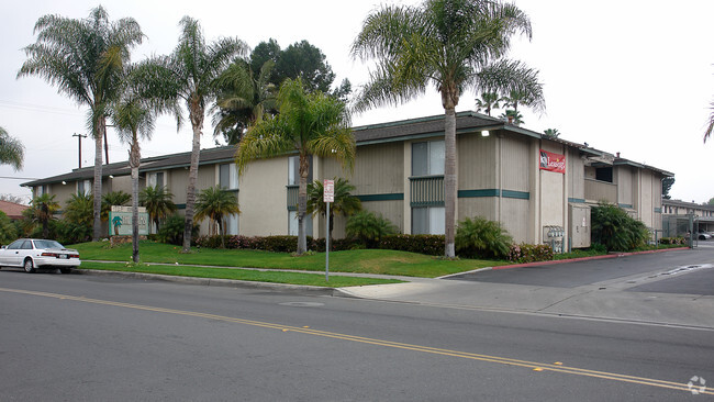 Building Photo - The Palms at South Coast