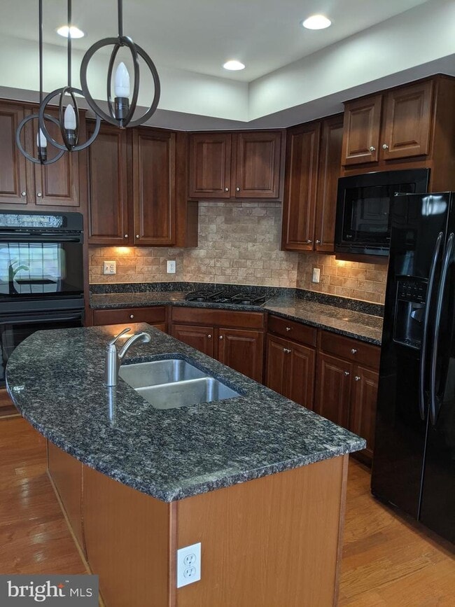 Building Photo - 42467 Redstone Terrace