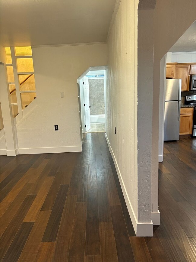 Foto del edificio - 646 N Ross Ln