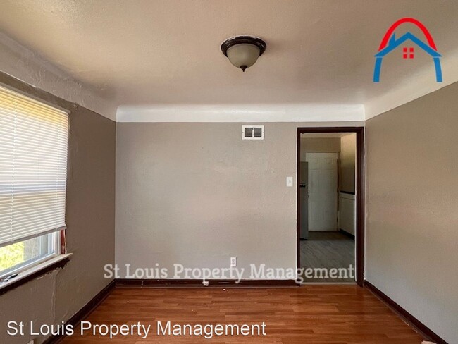 Foto del edificio - 2 br, 1 bath House - 5614 Lucas and Hunt Rd