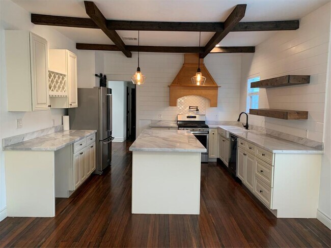 Foto del edificio - 6816 Sherman St