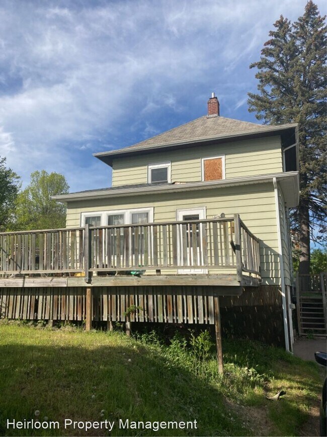 Building Photo - 4 br, 1.5 bath House - 917 N 11th Ave E