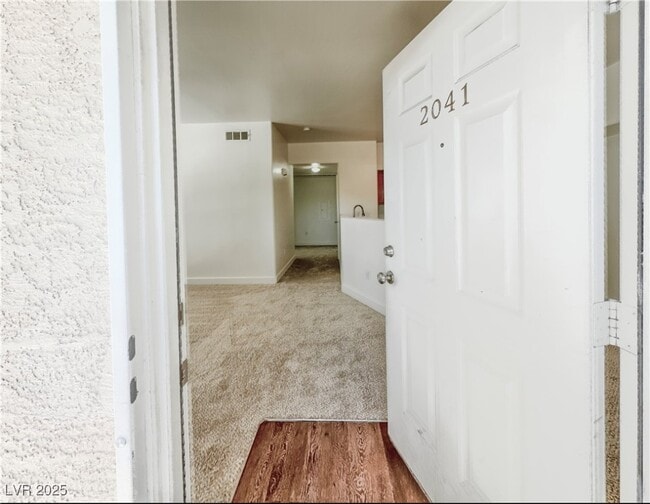 Building Photo - 3400 Cabana Dr