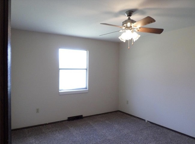 Building Photo - 275 E Canaan Rd
