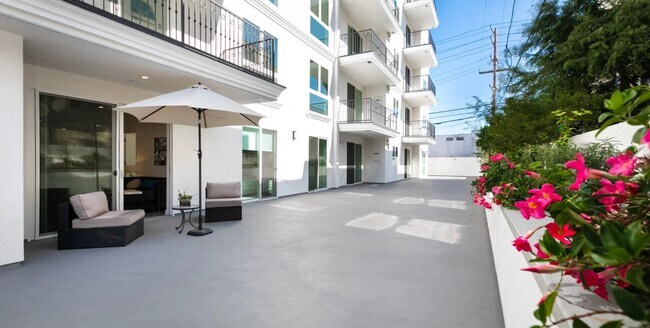 Foto del edificio - 1237 S Holt Ave