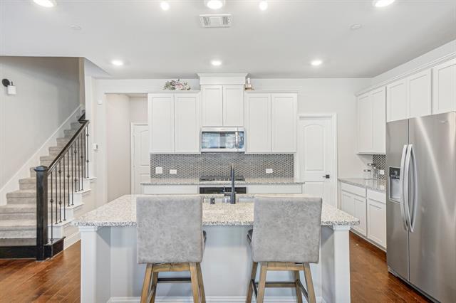 Foto del edificio - 373 Blackthorne Dr