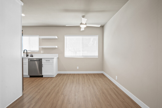 Dining Area - 16002 S Myrtle Ave