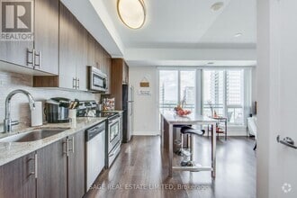 Building Photo - 225-1225 Sackville St