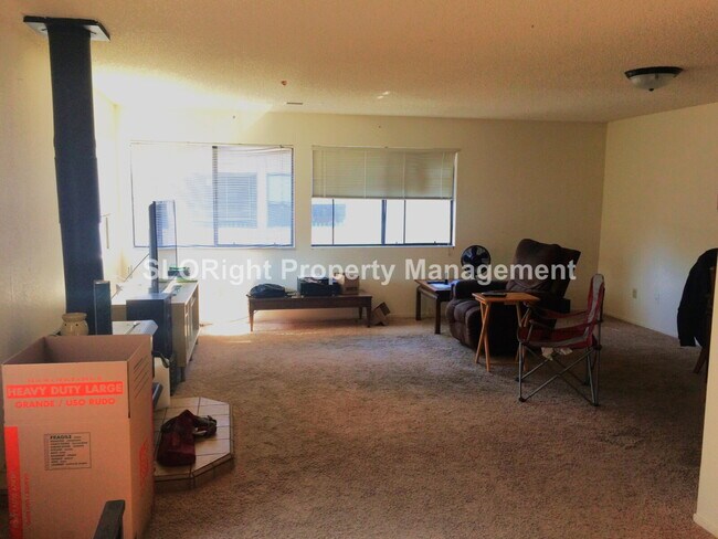 Foto del edificio - AVAILABLE OCTOBER - Grover Beach Two Story Townhome - 2 Bedroom / 2 Bathroom
