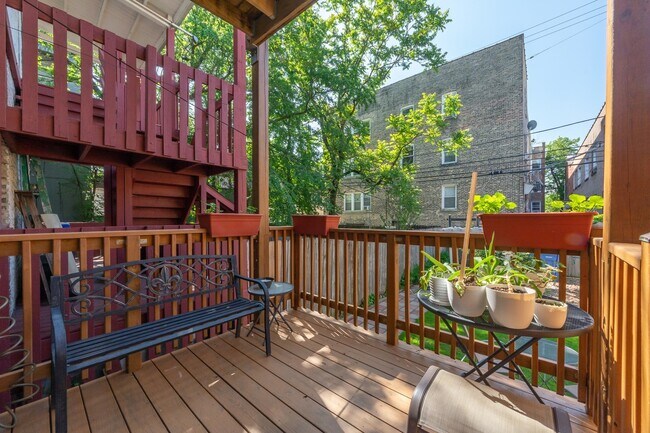 Building Photo - 2947 W Lyndale St