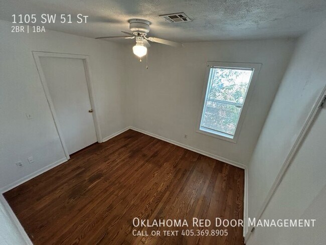 Building Photo - 1105 SW 51st St