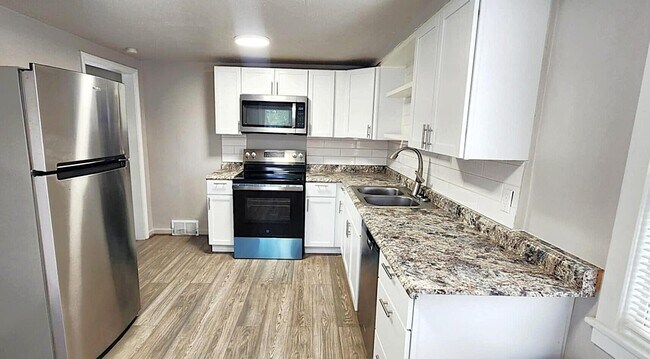 Foto del edificio - 22626 Stephens St