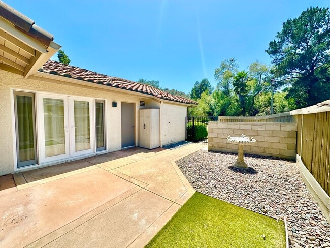 Foto del edificio - Beautifully Upgraded Single Story in the Pala Mesa Fairway Villas Community of Fallbrook!