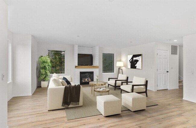 Foto del edificio - Spacious 4-Bedroom Home with Scenic Views & Versatile Living Spaces