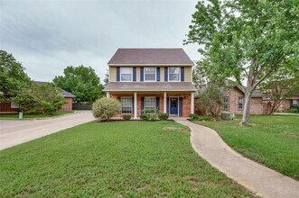 Building Photo - 1156 Bent Oaks Dr