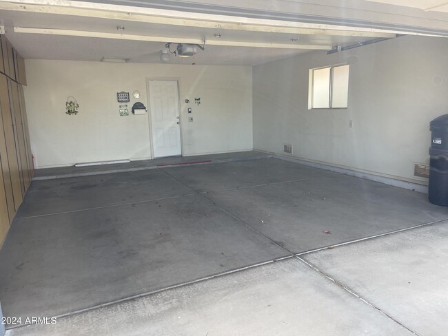 Building Photo - 14827 W Antelope Dr
